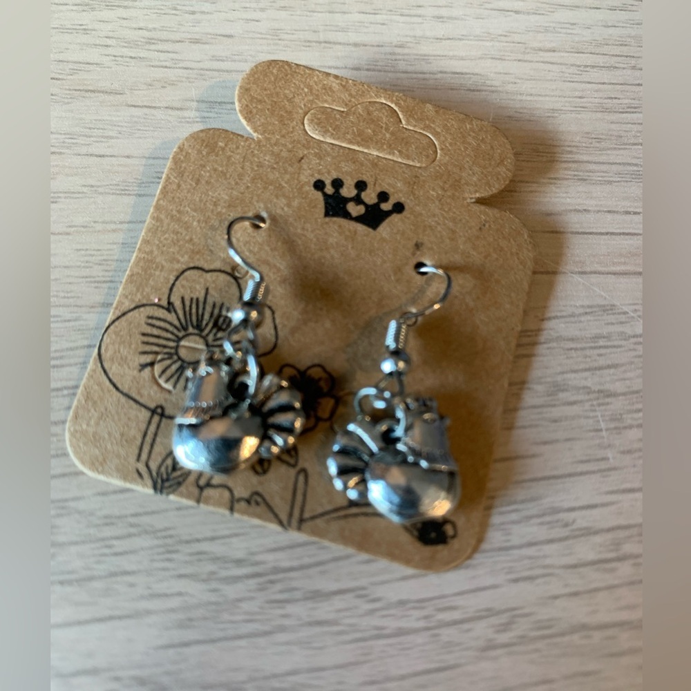 ⭐️ 5 for 20$! ⭐️ Cute silver colour hen / bird earrings